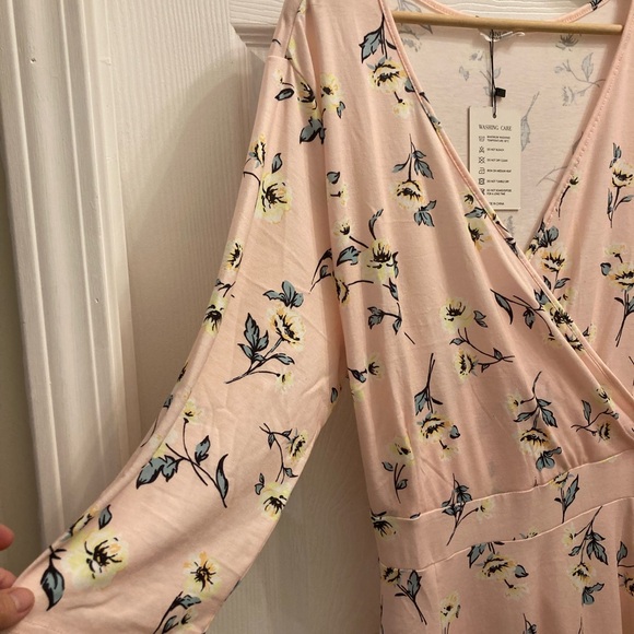 NWT Plus size floral cross cross front midi dress size 22 - Picture 2 of 6